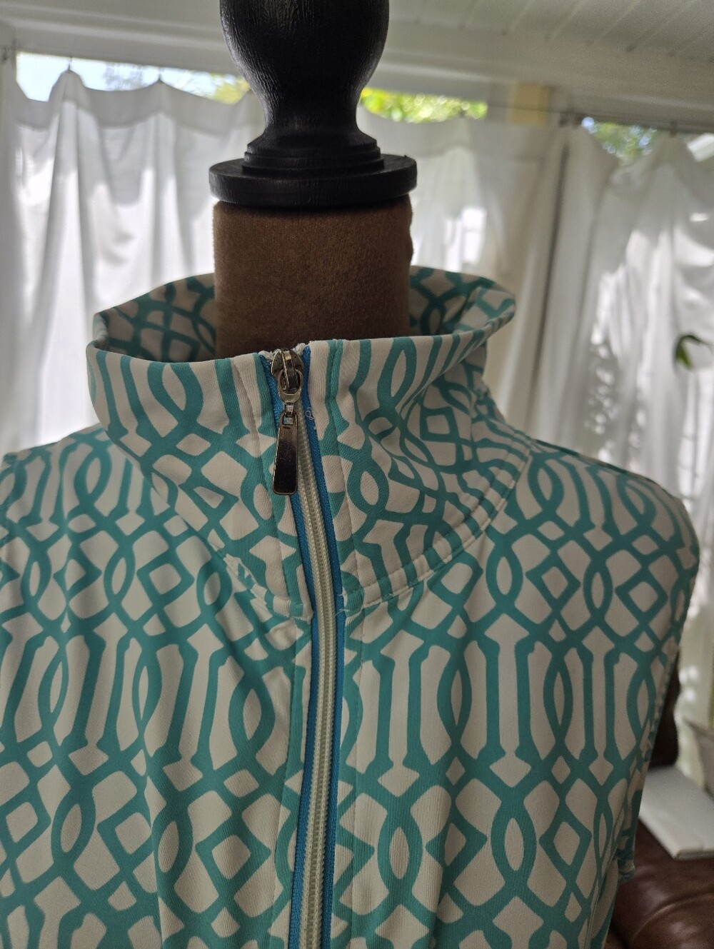 Sleeveless Aqua Geometric Zip-Front Dress And Blue And White Coral Pattern - Picture 7 of 11